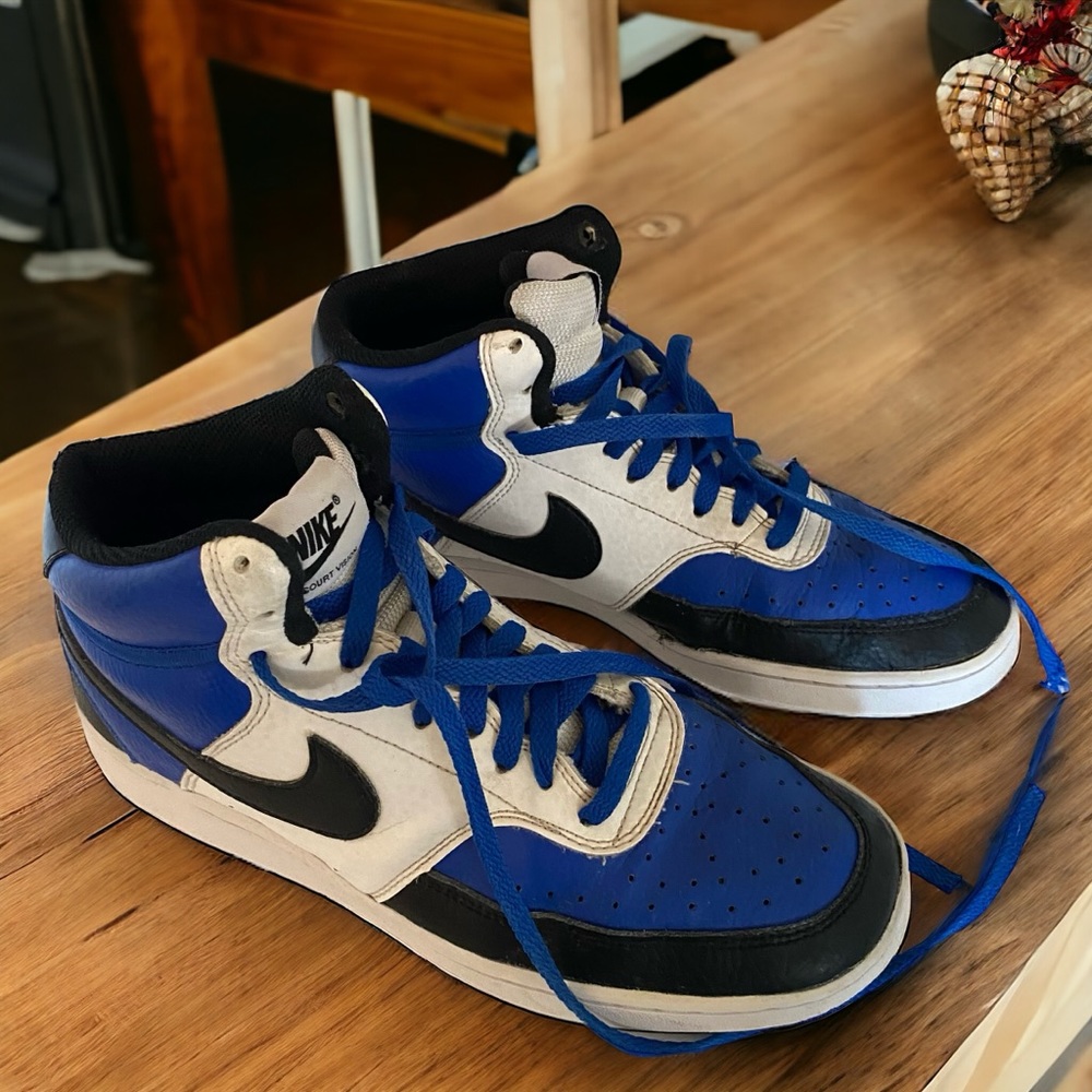 Nike high tops size 9 1/2 women’s or 8 men’s